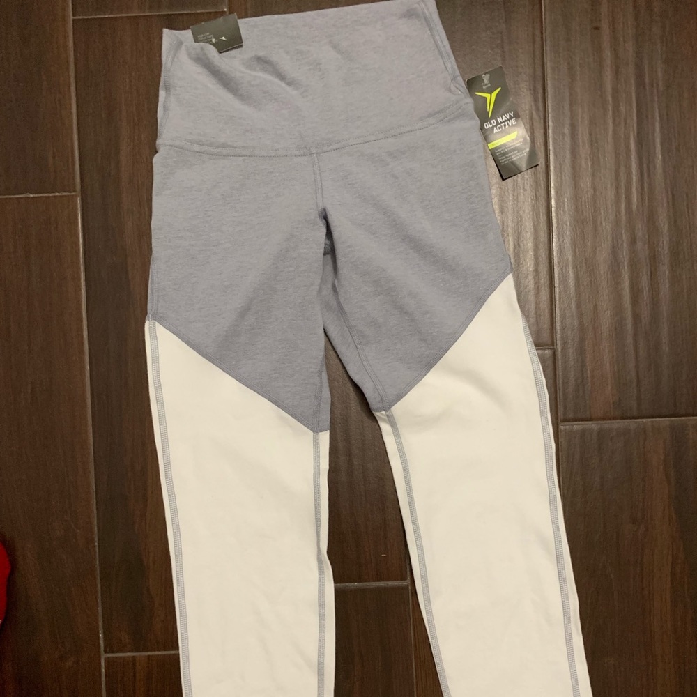Old Navy activewear high rise pant. NWT.